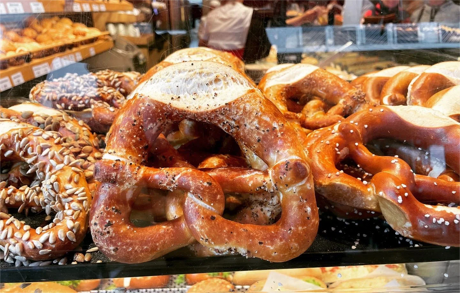 How are bread and pastries made?Baking bread: detailed instructions and tips - HOMELUX